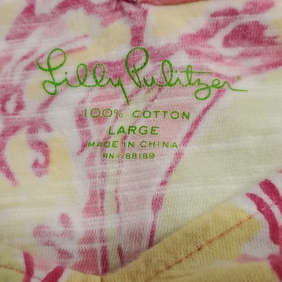 Lilly Pulitzer Vneck T shirt - Picture 3 of 3